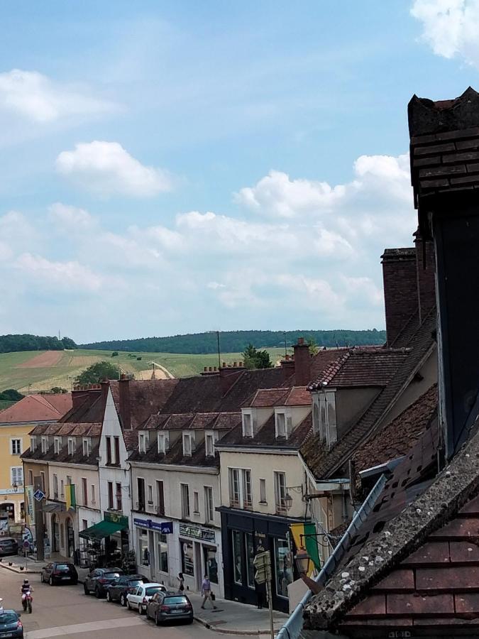 Les Appartements De Chablis Exterior photo